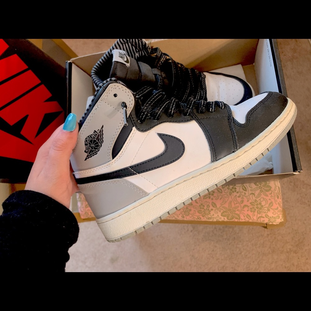 - Air Jordan 1 Retro Highs